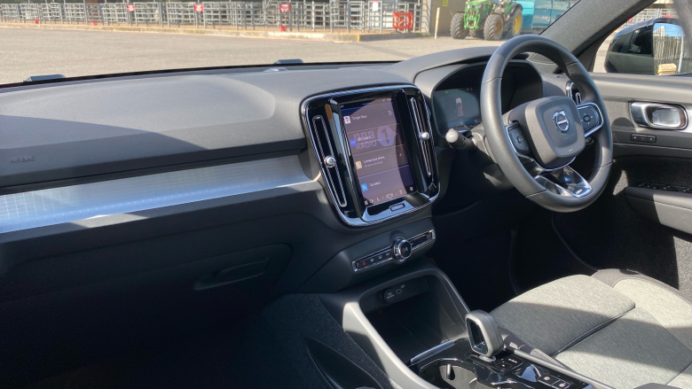 Volvo XC40 2.0 B3P Plus Dark 5dr Auto Petrol Estate